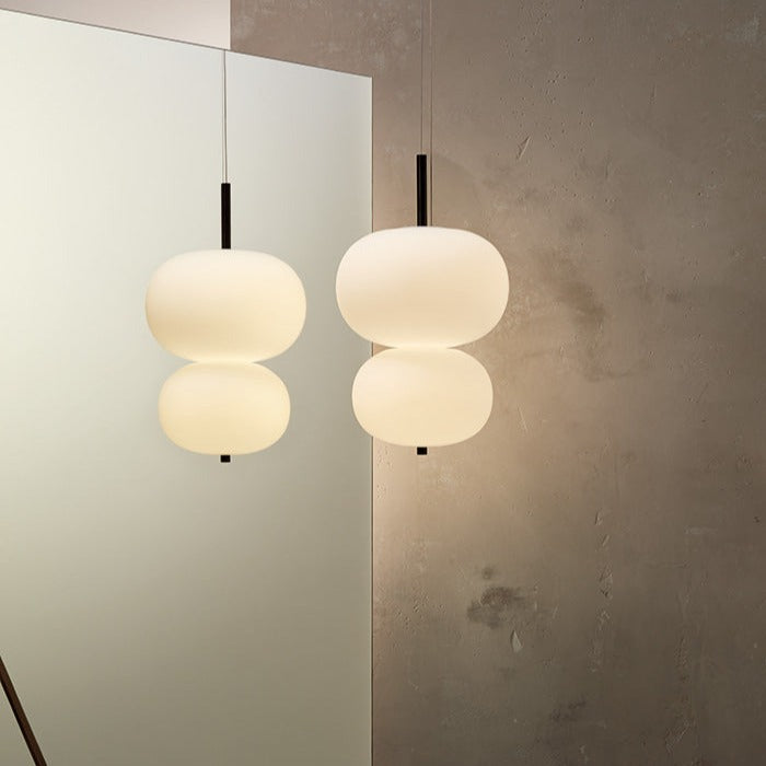 LedsC4 Ilargi Lámpara de techo colgante bolas LED madera oscura y opal 00-6461-92-F9