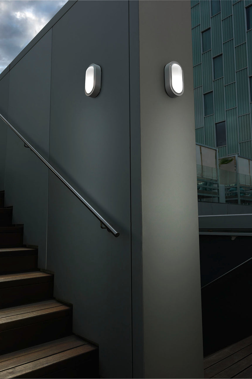 LedsC4 Aplique IP65 Basic Oval E27 15 Gris 05-9886-34-M1