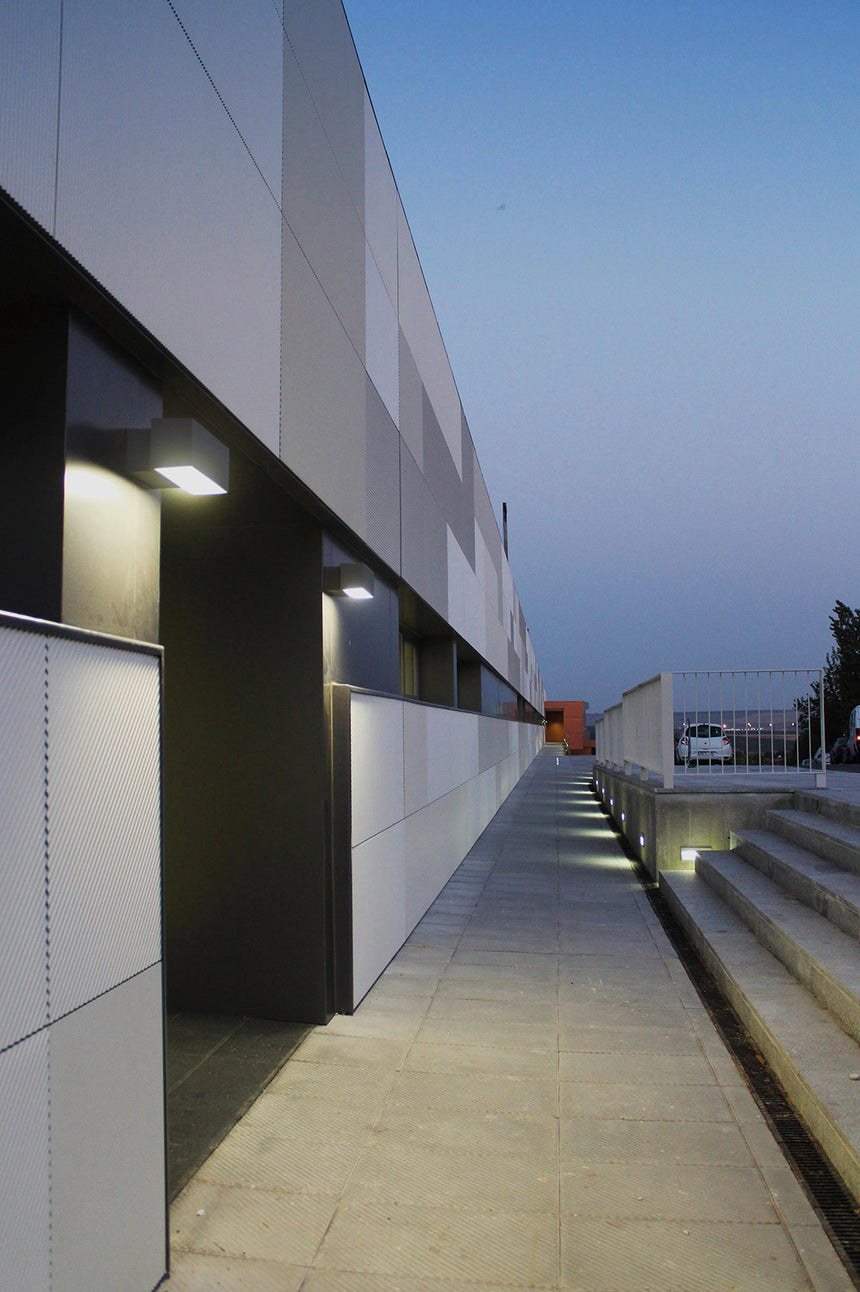 LedsC4 Aplique IP66 Afrodita LED 220Mm Double Emission LED 3000K 05-9911-Z5-CL