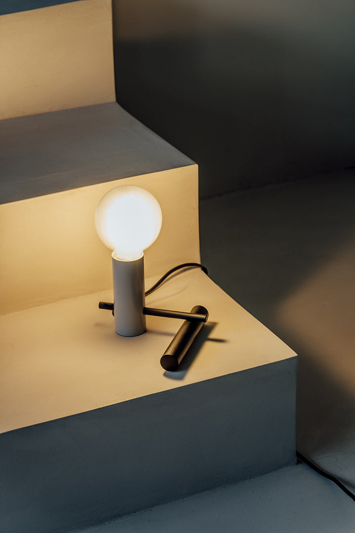 LedsC4 Sobremesa bola Nude Tiny E27 15 Gris Piedra 10-8516-05-EM