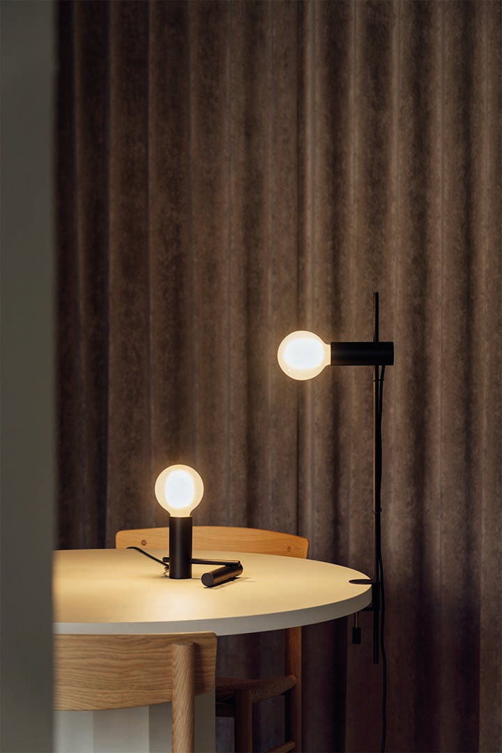 LedsC4 Nude Ball Table Lamp Clip E27 15 Black 10-8519-05-05