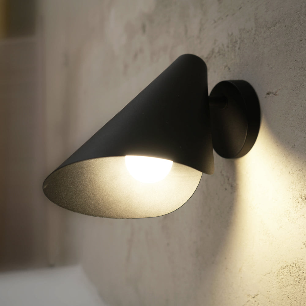 Sulion Lisboa Black Metal Wall Lamp - LISBOA 201005