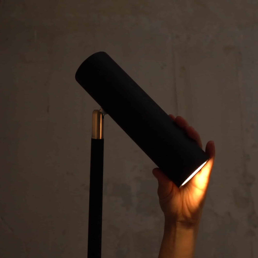 Sulion Milan Lámpara de pie de metal en acabado negro arenado - MILAN 201909