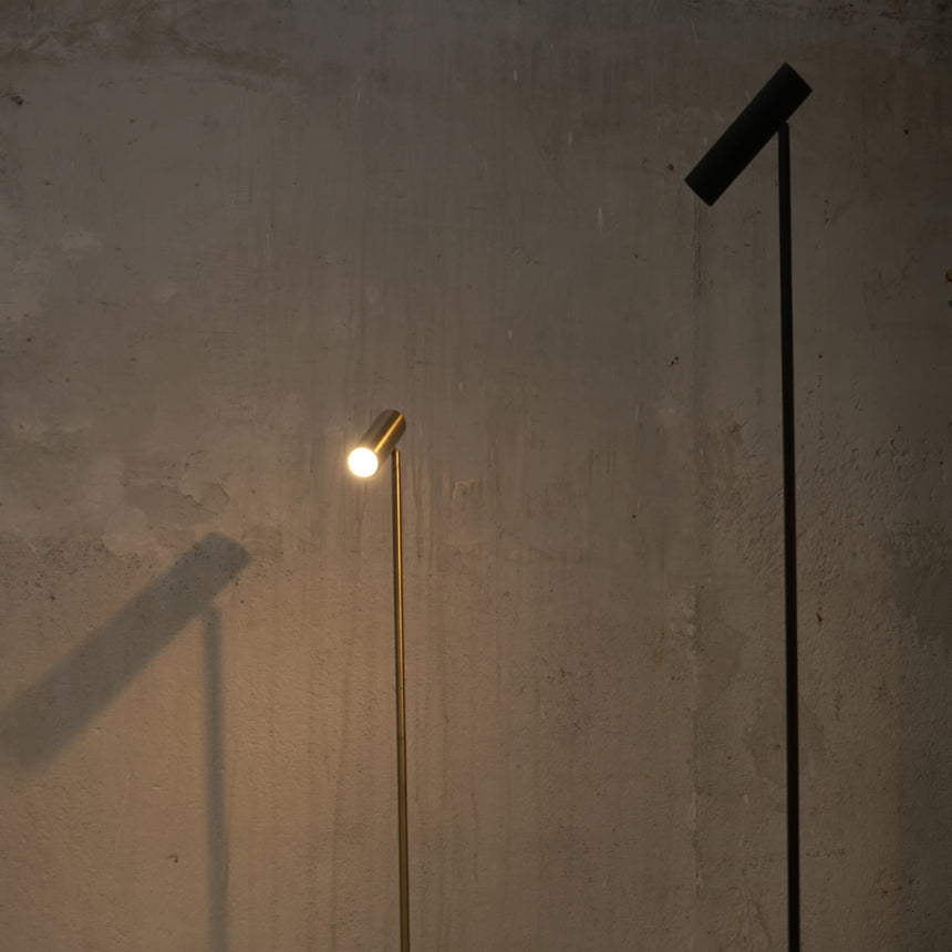 Sulion Milan Lámpara de pie de metal en acabado negro arenado - MILAN 201909