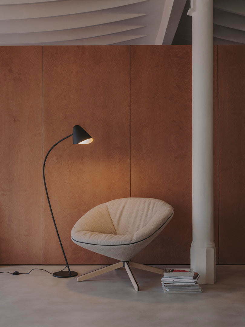 LedsC4 Organic E27 15 black living room floor lamp 25-7582-05-05