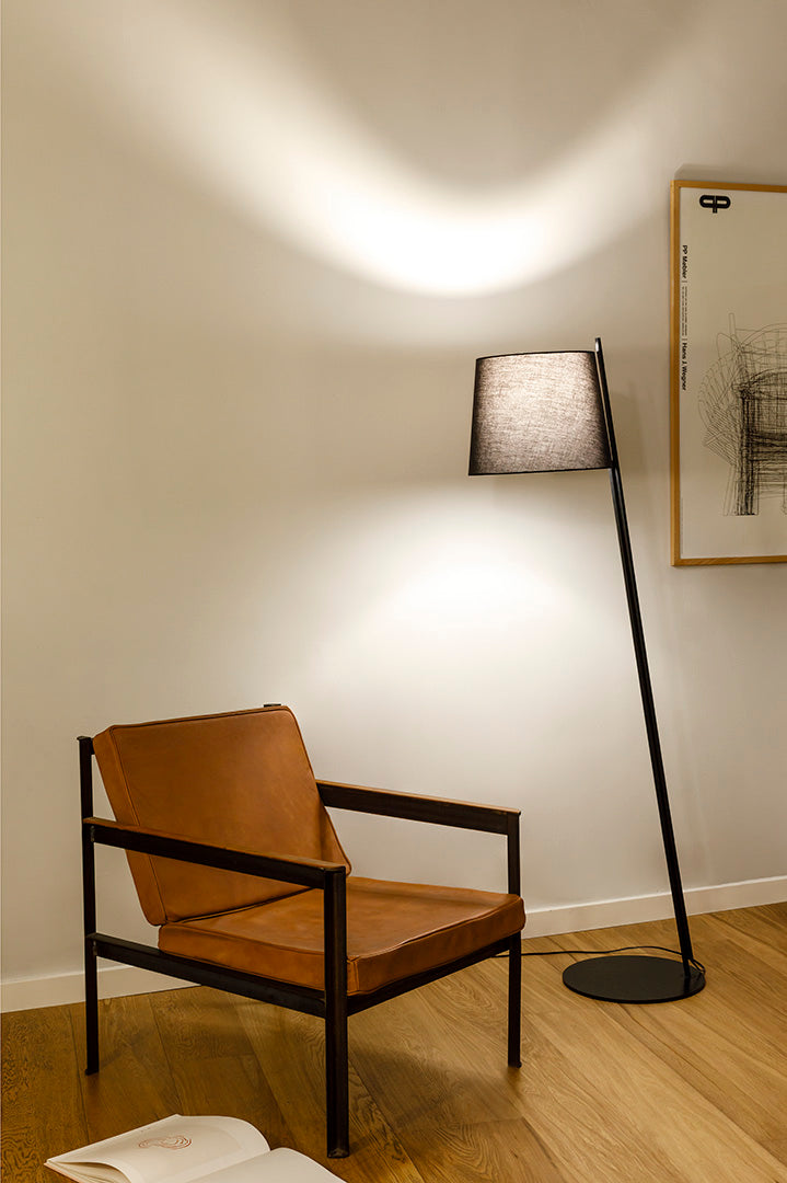 LedsC4 Pie de salón Clip E27 15 negro 25-8540-05-82