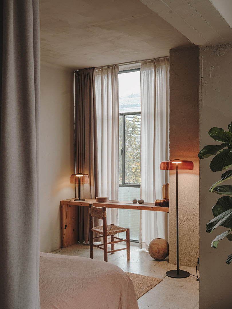 LedsC4 Pie de salón Levels 42cm ámbar LED regulable PUSH 25-A001-05-15