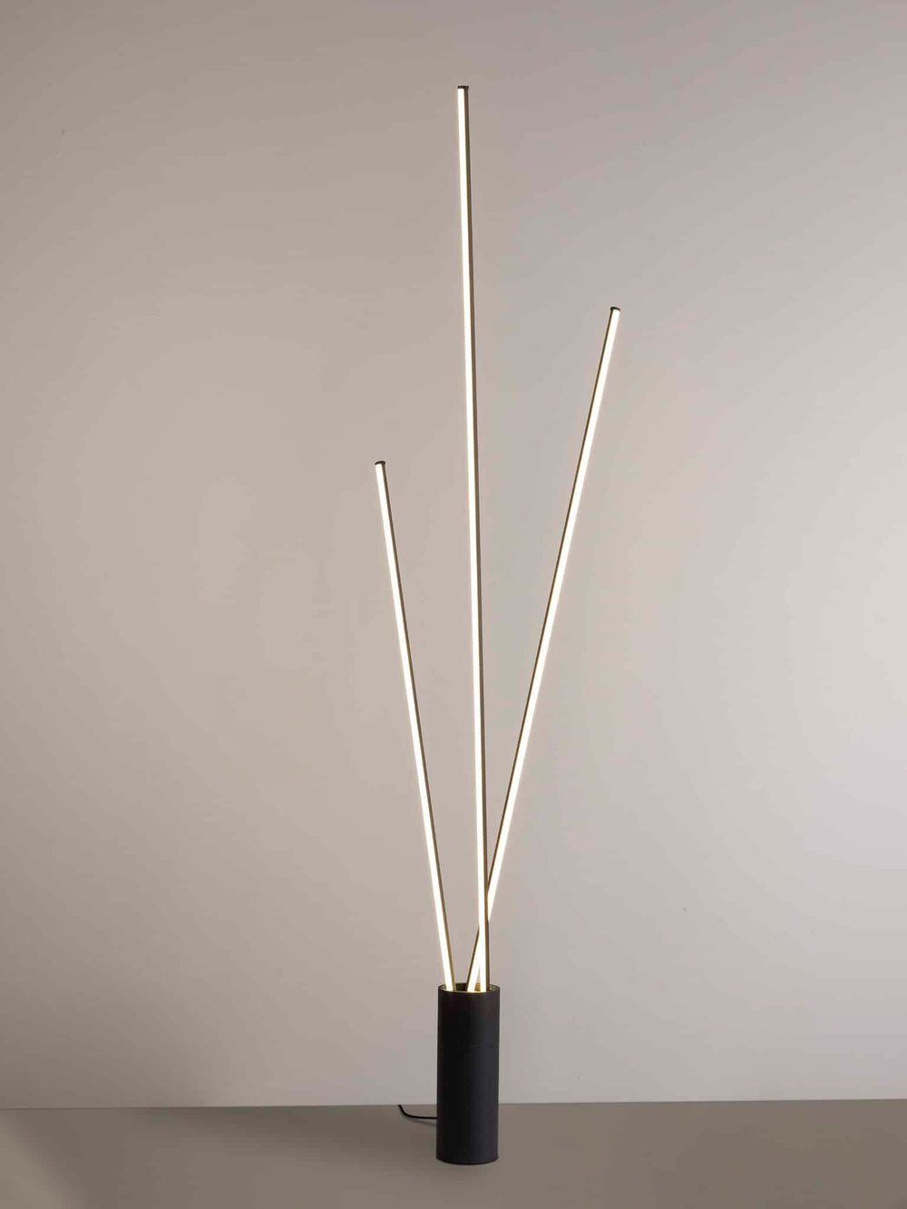 Mantra Vertical Dimmable LED Floor Lamp Black 7348