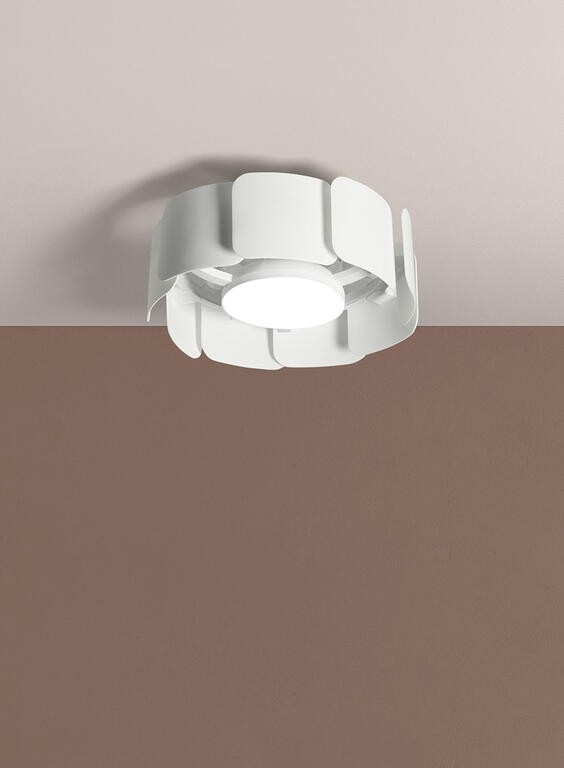 MDC MDC588608109 - lateral