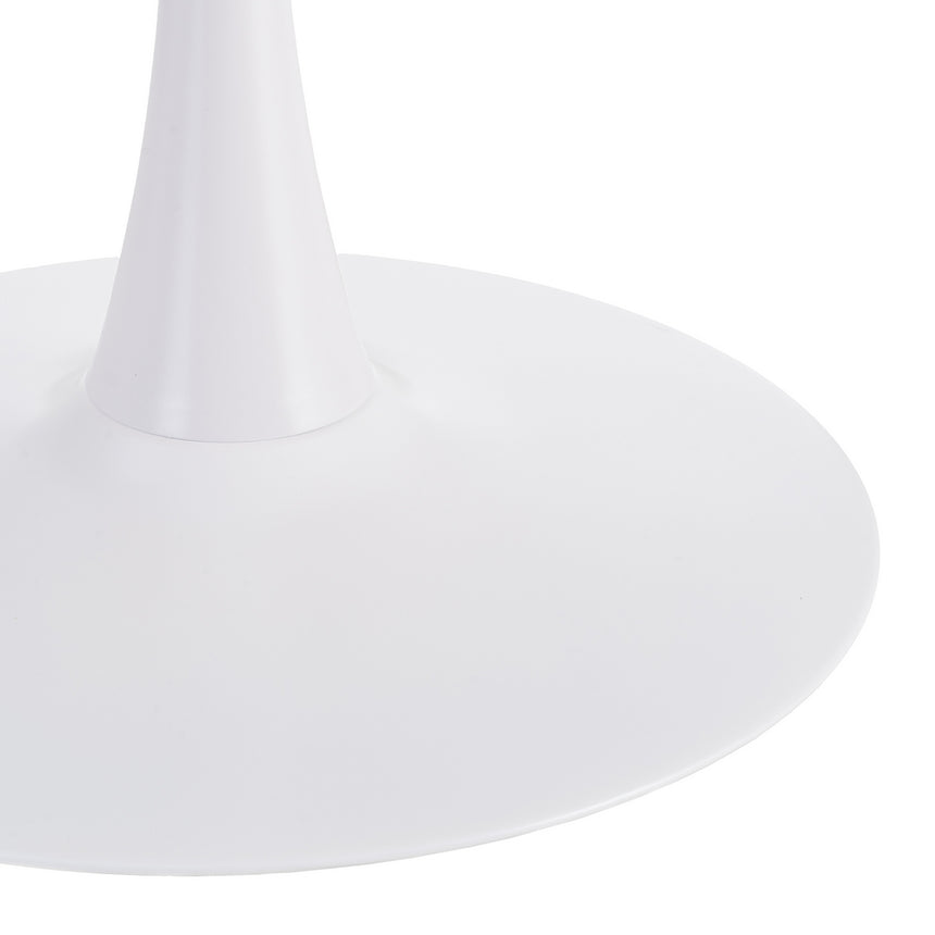 Detalle de la base circular blanca de la mesa de comedor IXIA 615319