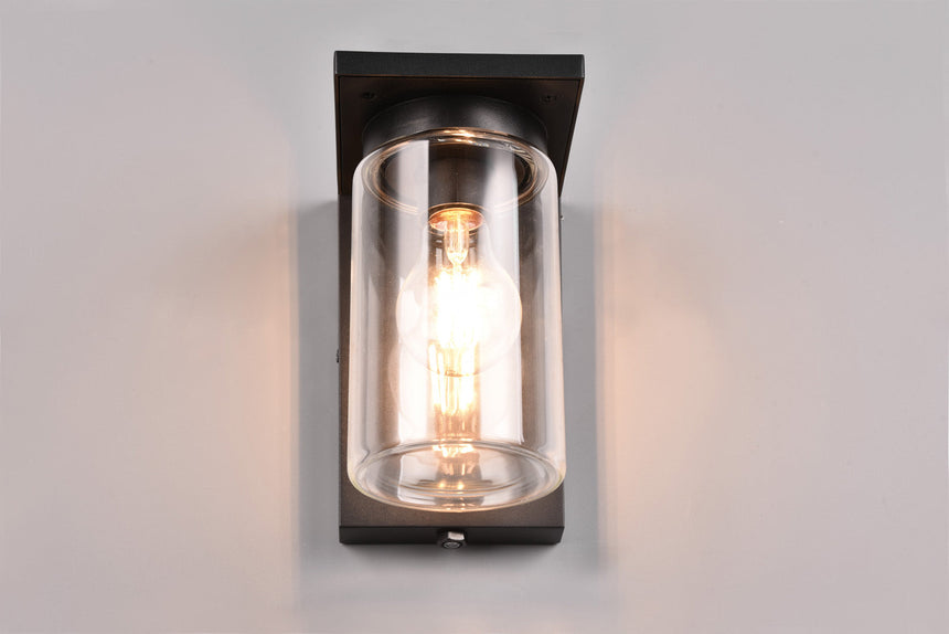 Trio ARDILA Black outdoor wall light with cast aluminum darkness sensor 211660132