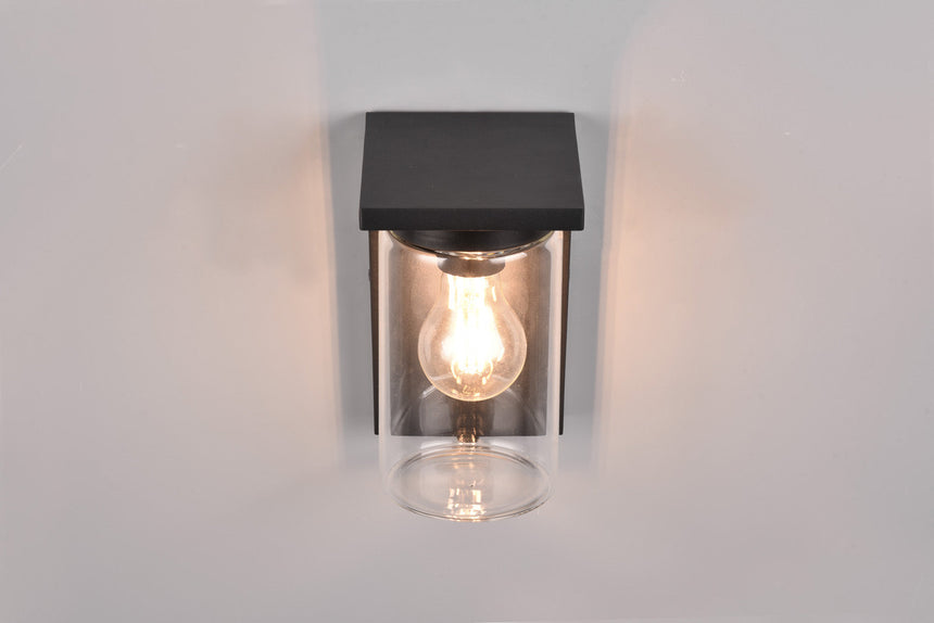 Trio ARDILA Black outdoor wall light with cast aluminum darkness sensor 211660132