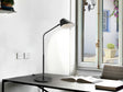Lámpara de sobremesa Schuller Esino grande LED 1 luz negro CCT orientable con mando 77cm 215930