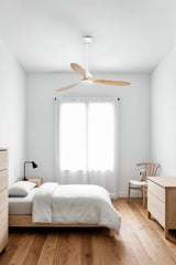 Ventilador de techo con luz Faro Poros L LED pino 3 palas motor DC 2700K Ø132cm 33524WT