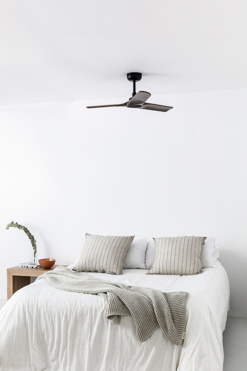 Ventilador de techo sin luz Faro Heywood motor DC palas de madera nogal oscuro Ø — ambiente