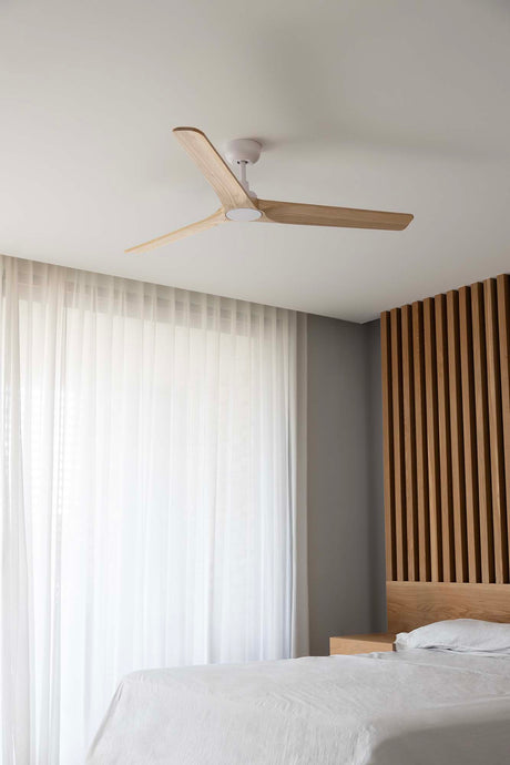 Ventilador de techo sin luz Faro Heywood motor DC palas de madera pino Ø132cm 3  — ambiente