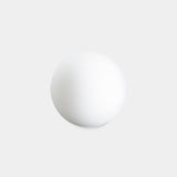 LedsC4 Baliza Chillout Cisne Surface Ø40cm E27 15 blanco opal 55-9156-M1-M1