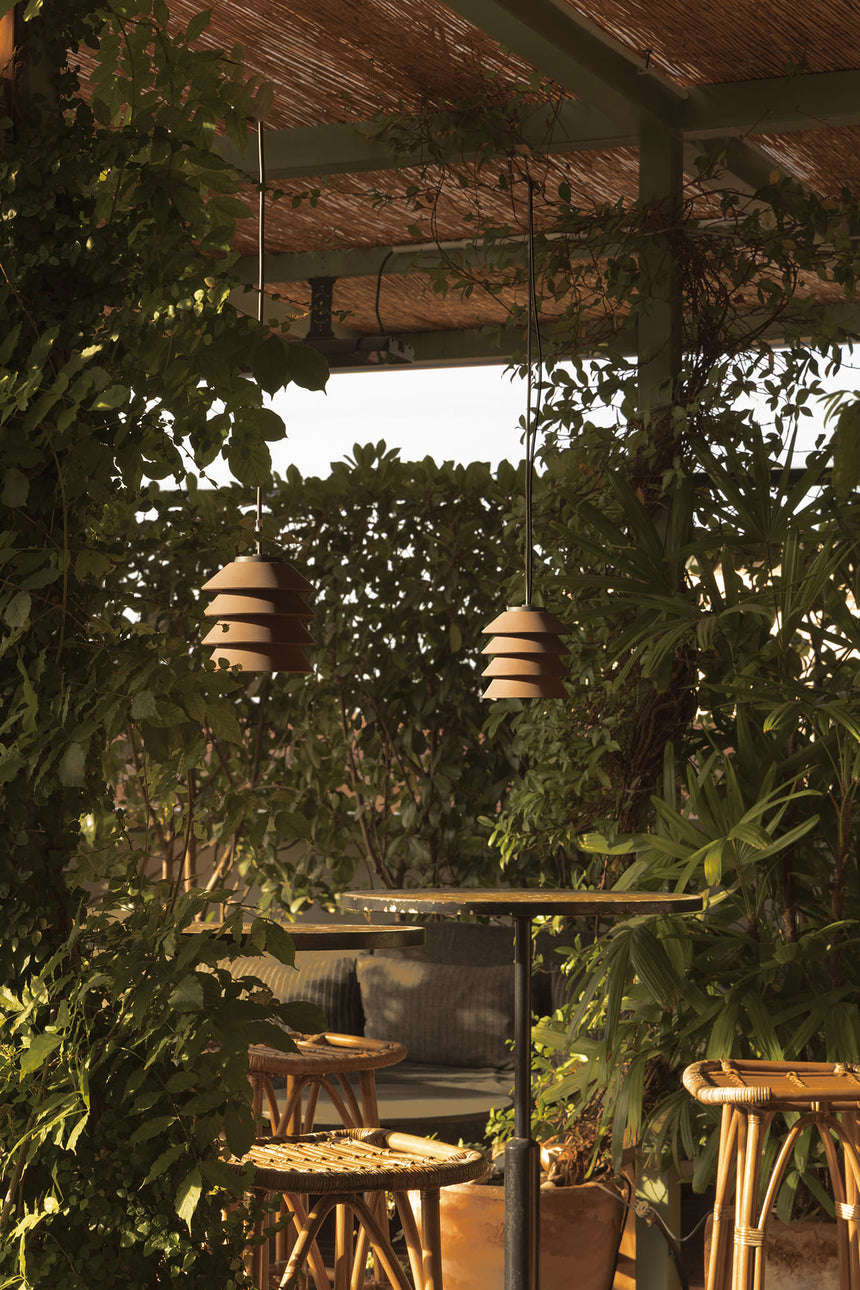 Lámpara colgante de exterior Faro Toba 24cm E27 LED marrón IP65 opal sistema 72127-165