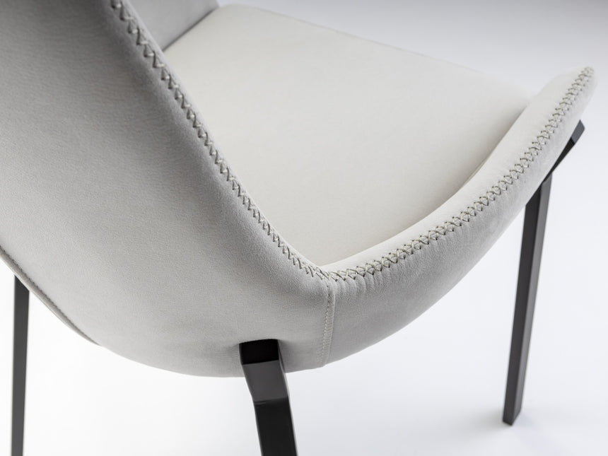 Silla Schuller Diane negro y blanco 55x87cm vista 6