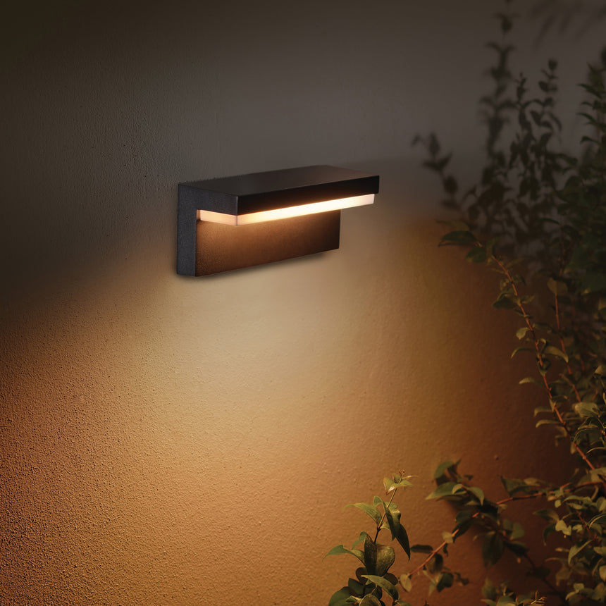 Philips Hue White and Color Ambiance Aplique de pared Nyro negro RGBW 14W IP44 1745630P7 1020lm - imagen 4