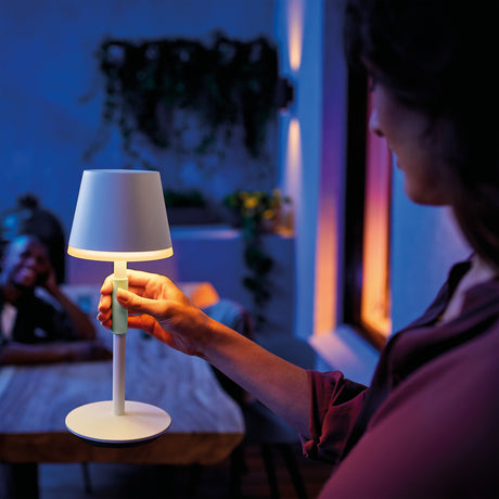 Philips Hue White and Color Ambiance Lámpara de mesa Go blanco RGBW 6W IP54 530lm 40457100 - imagen 3