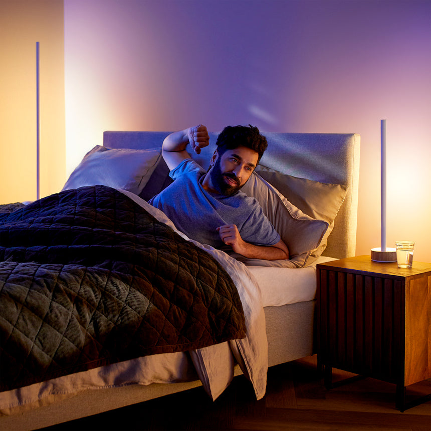 Philips Hue White and Color Ambiance Lámpara de mesa signe blanco RGBW 12W 871951443346500 - imagen 4