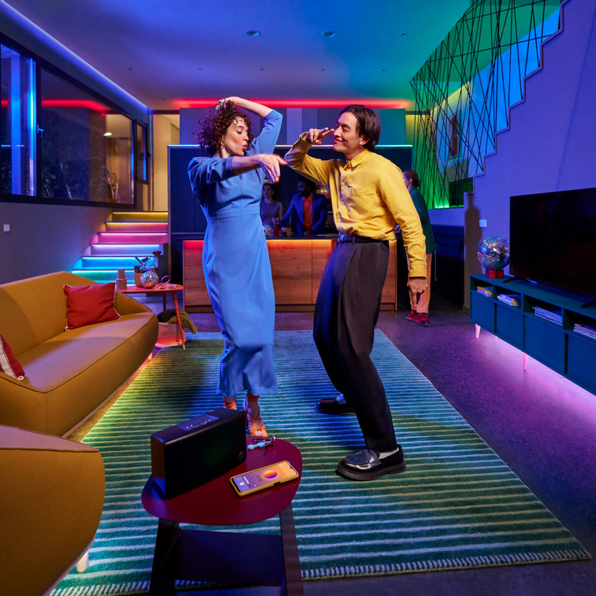 WiZ White and Color Ambiance Tira LED RGBW 12W 8720169077669 - imagen 4 | Philips