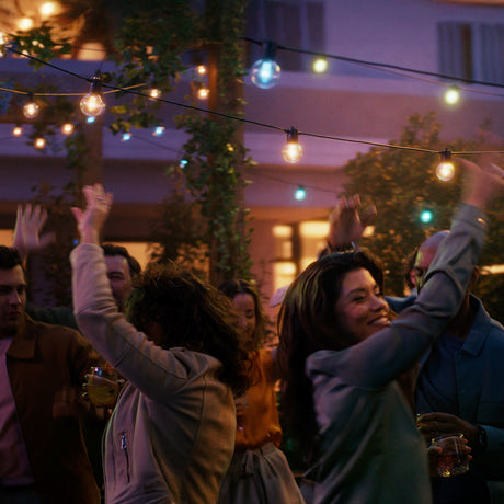 Philips Hue White and Color Ambiance RGBW Guirnalda 10 luces festavia negro RGBW 8,6W IP65 8721103063717 - imagen 4
