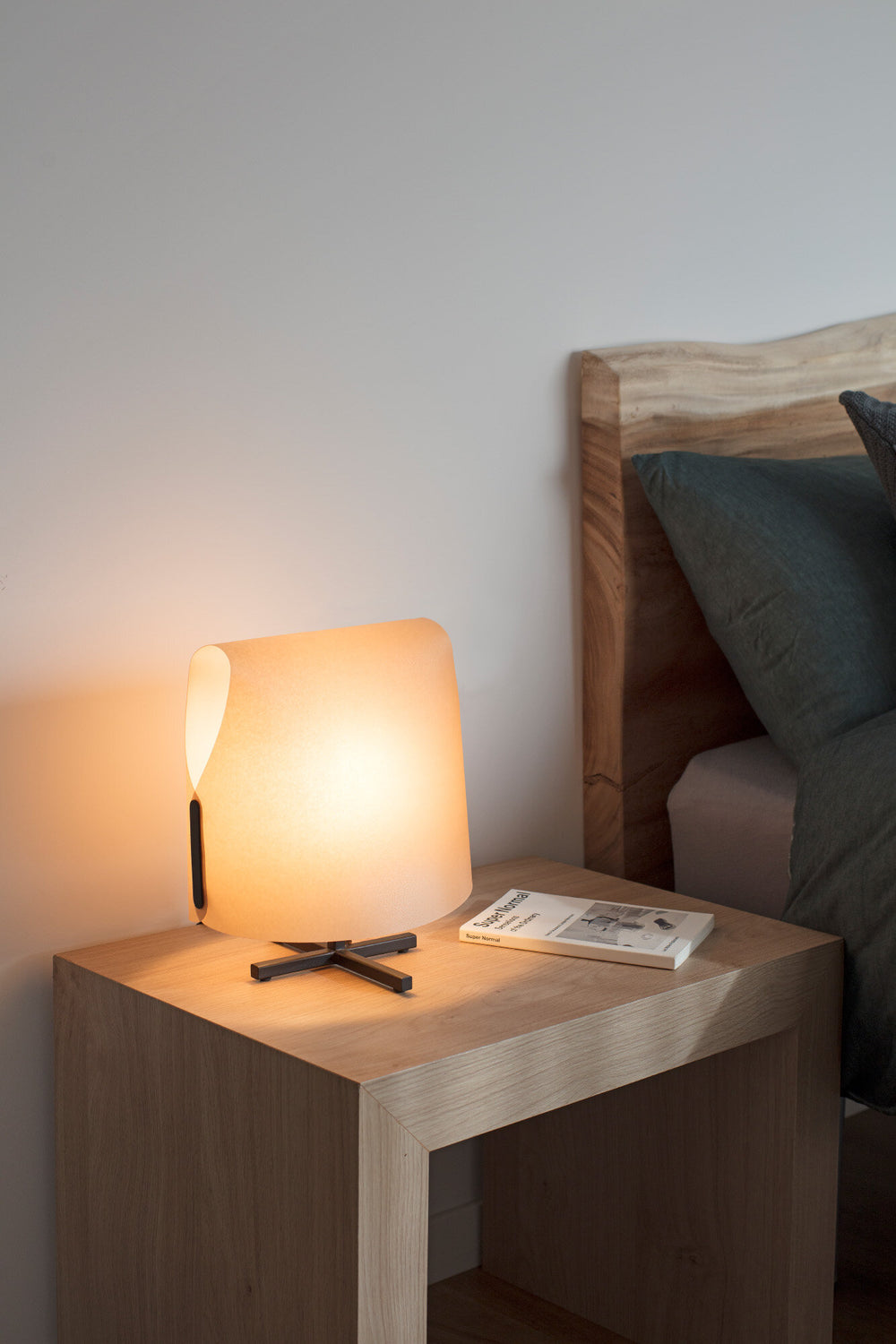 Faro LUANG S Lámpara sobremesa negra/camel 23001-58