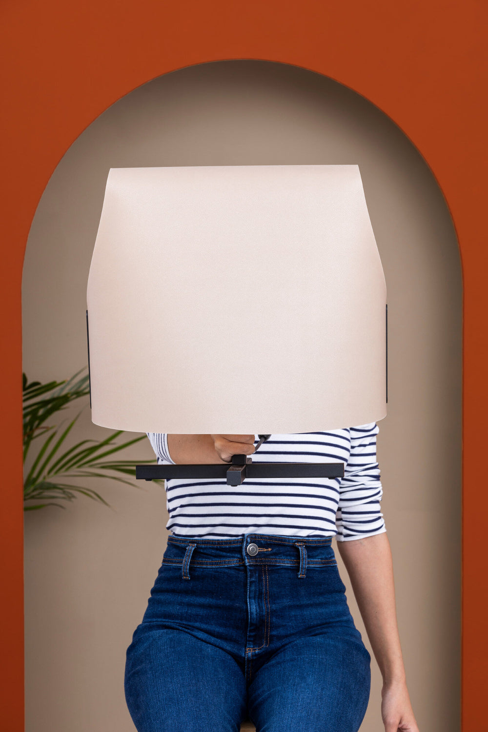 Faro LUANG M Lámpara sobremesa negra/beige 23002-57