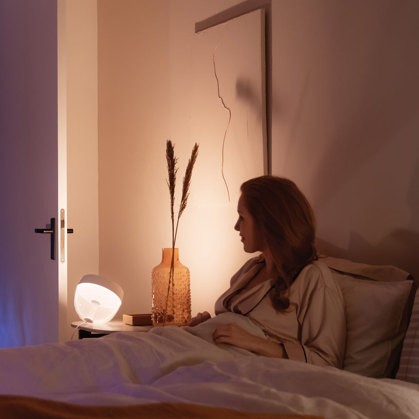 Philips Hue White and Color Ambiance Lámpara de mesa Iris plata RGBW 8W 570lm 41152400 - imagen 5