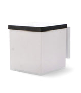 Aplique solar LEDME Jano LM6439 blanco, vista de tres cuartos sobre fondo blanco