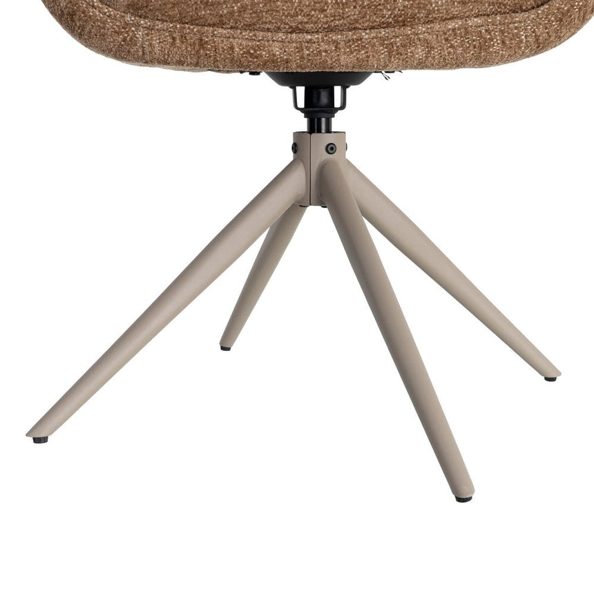 Silla giratoria IXIA 617029 marrón, detalle de la base giratoria de cuatro patas