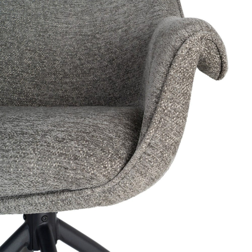 Silla giratoria IXIA 617031 antracita, detalle del asiento, brazo y unión con la base