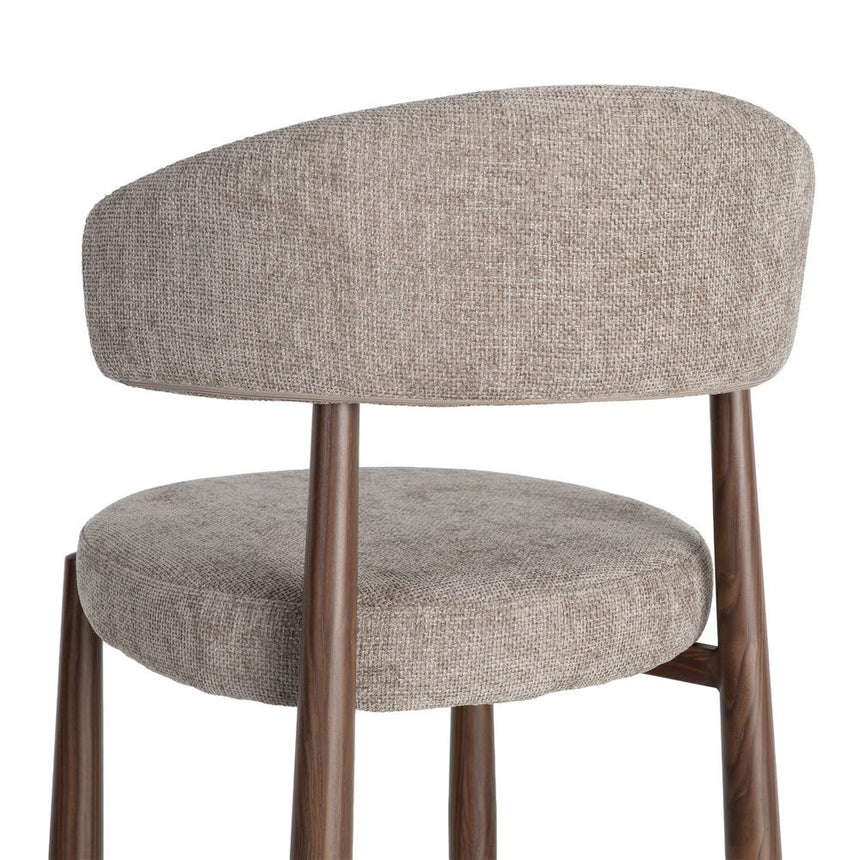 Silla IXIA 617054 tapizada taupe con estructura metálica marrón, detalle posterior del respaldo