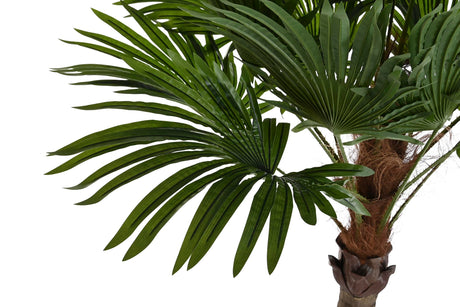 Detalle de las hojas verdes de la palmera artificial ITEM JA-200547