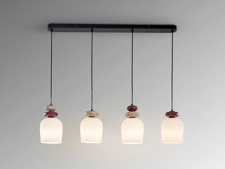 Vista frontal encendida de Schuller Dunia 796231 de cuatro luces con tulipas opal y cerámica granate y marrón claro