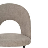 Silla IXIA 612565 tapizada taupe con respaldo abierto y patas de hierro negro, detalle frontal del respaldo y asiento
