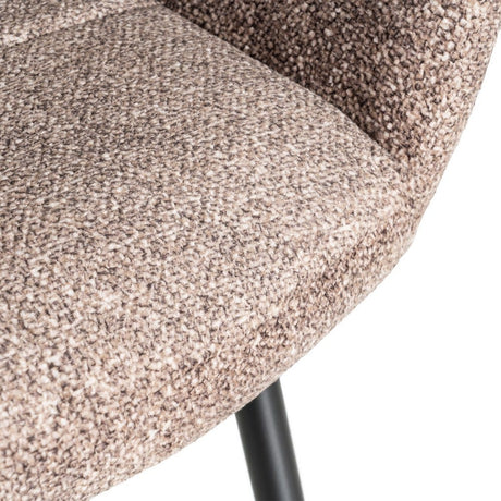 Silla IXIA 615416 tapizada jaspeado taupe con brazos y patas negras, detalle del asiento
