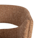 Silla con brazos IXIA 616395 tapizada moka con patas oscuras, detalle del tejido del respaldo