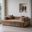 Sofá IXIA 615426 beige de 200 cm en un salón, con brazos redondeados