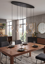 Trio Solenne 394710880 de ocho luces sobre una mesa de comedor, fotografía del fabricante