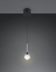 Trio Calista 394910132, colgante individual de cristal y cromo con base negra mate