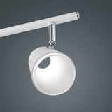 Trio Narcos 873110431 blanco mate: detalle del cabezal orientable y su articulación cromada